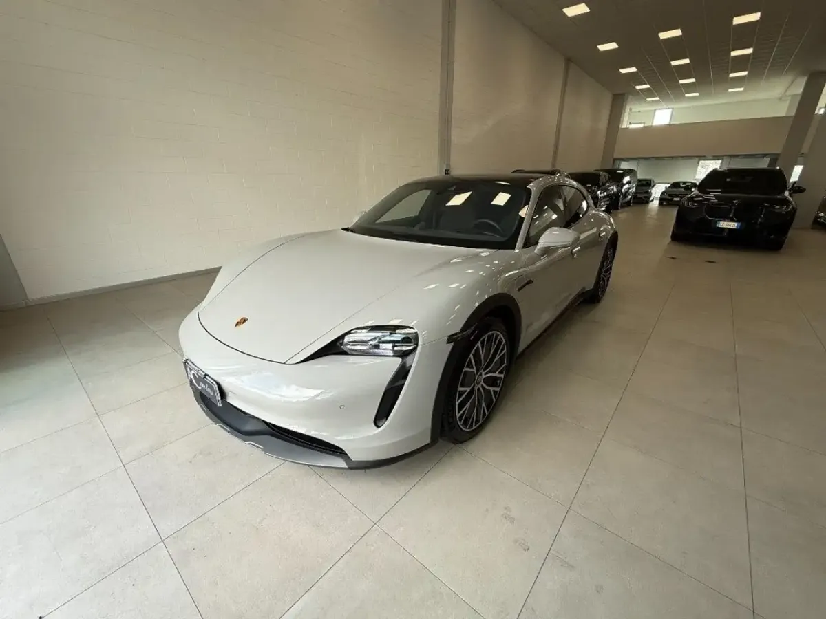 Porsche Taycan 4