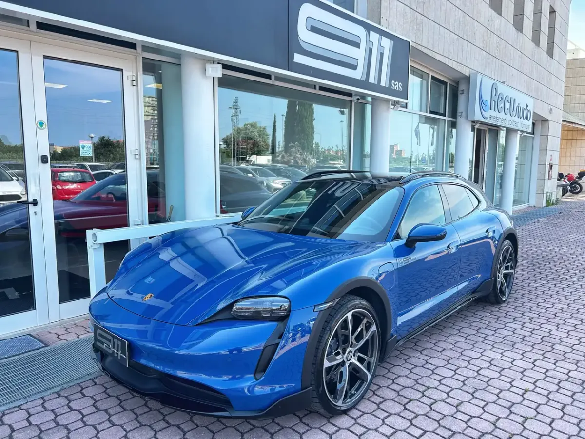 Porsche Taycan 4