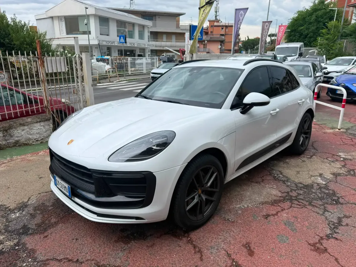 Porsche Macan T
