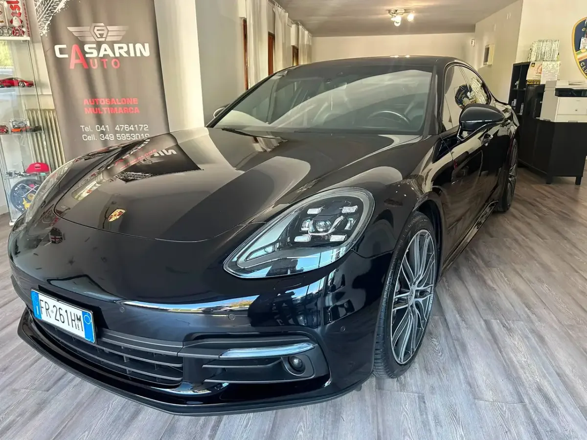 Porsche Panamera 4