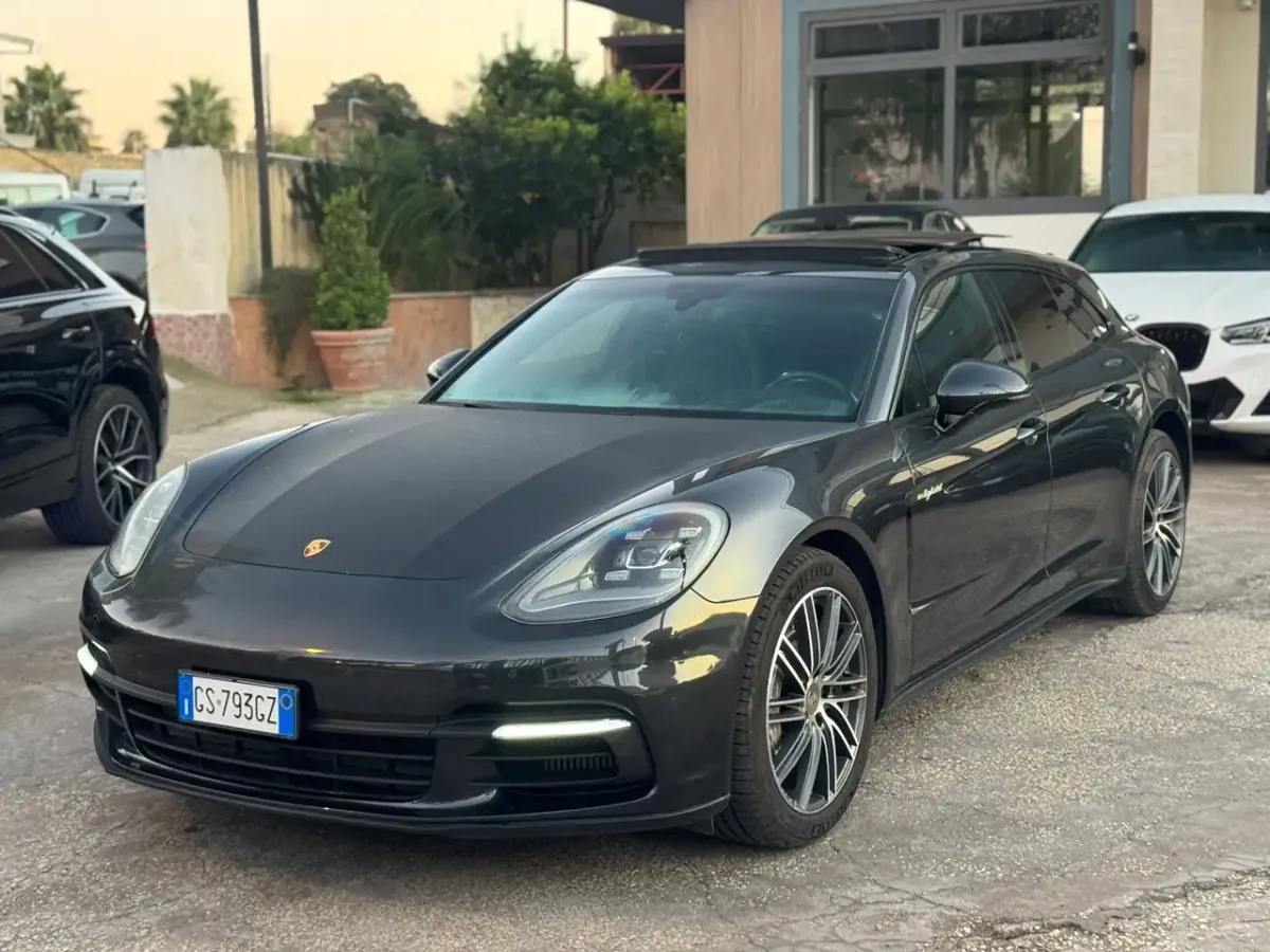 Porsche Panamera 4 E-Hybrid