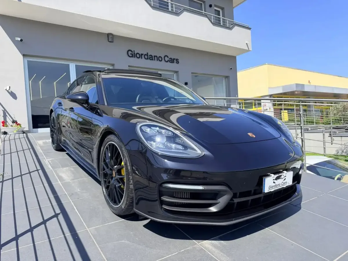 Porsche Panamera 4
