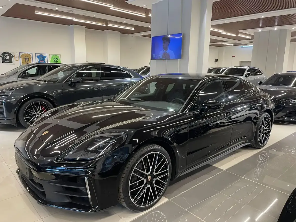 Porsche Panamera 4