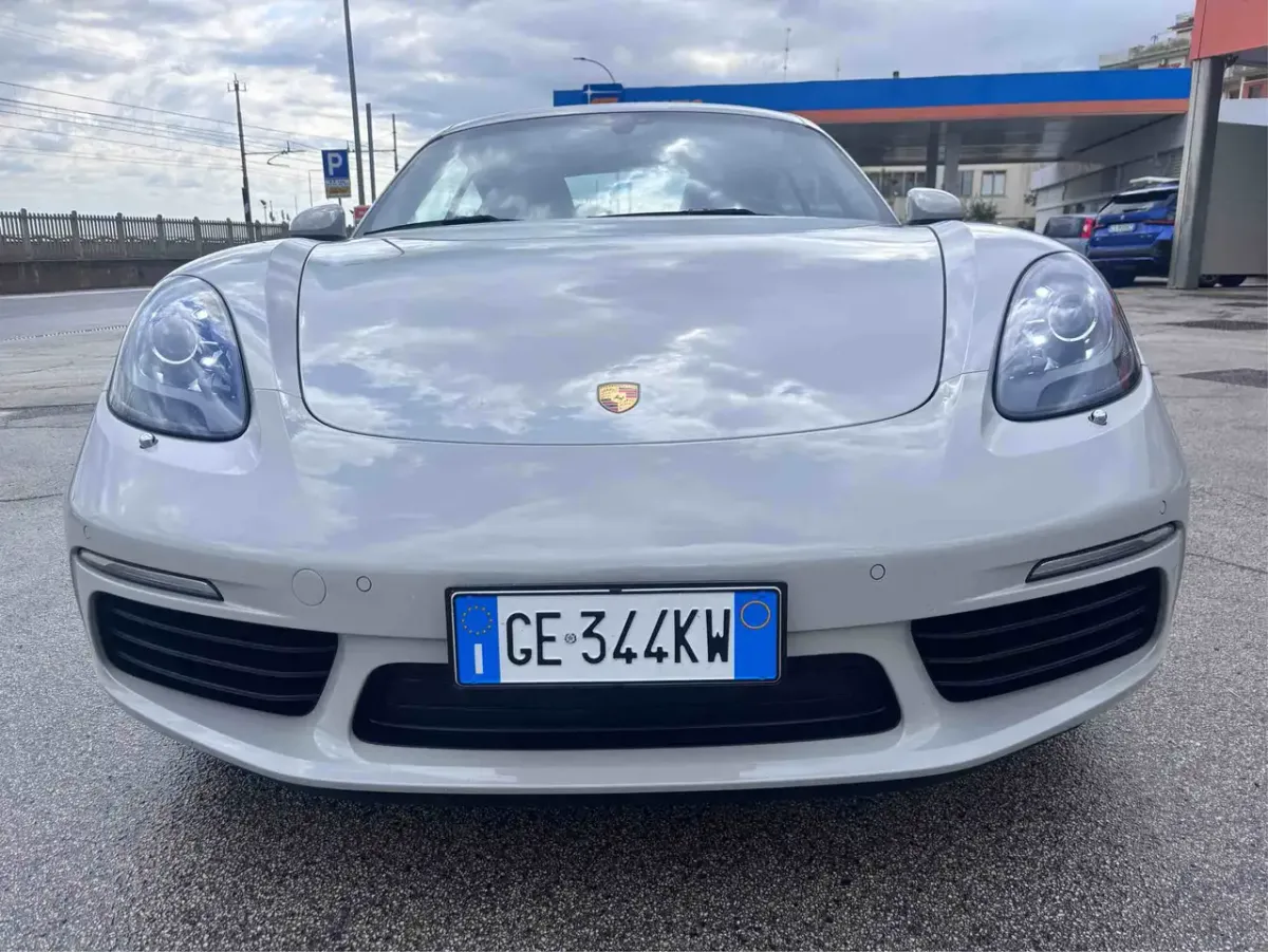 Porsche 718