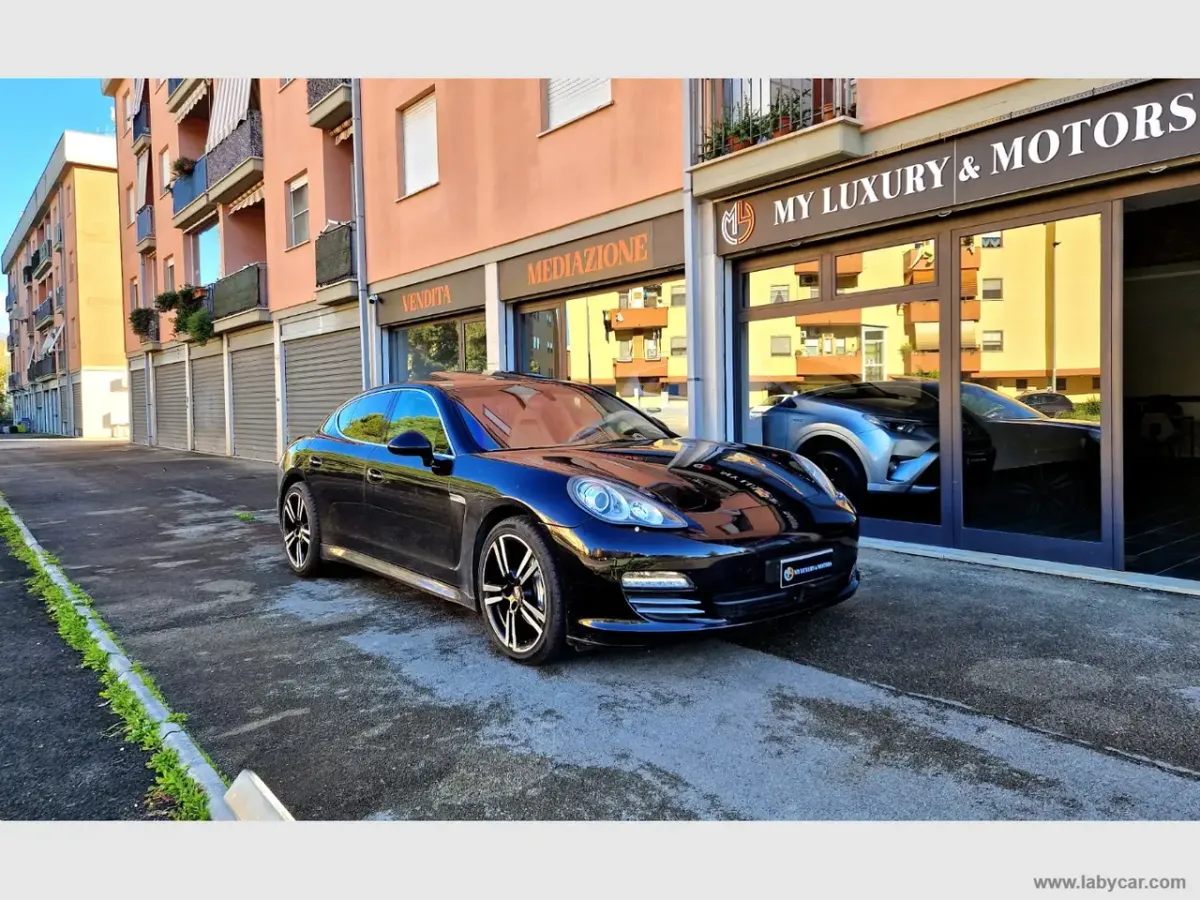 Porsche Panamera 4S