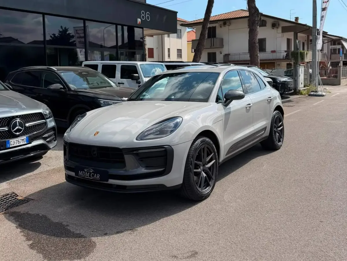 Porsche Macan T
