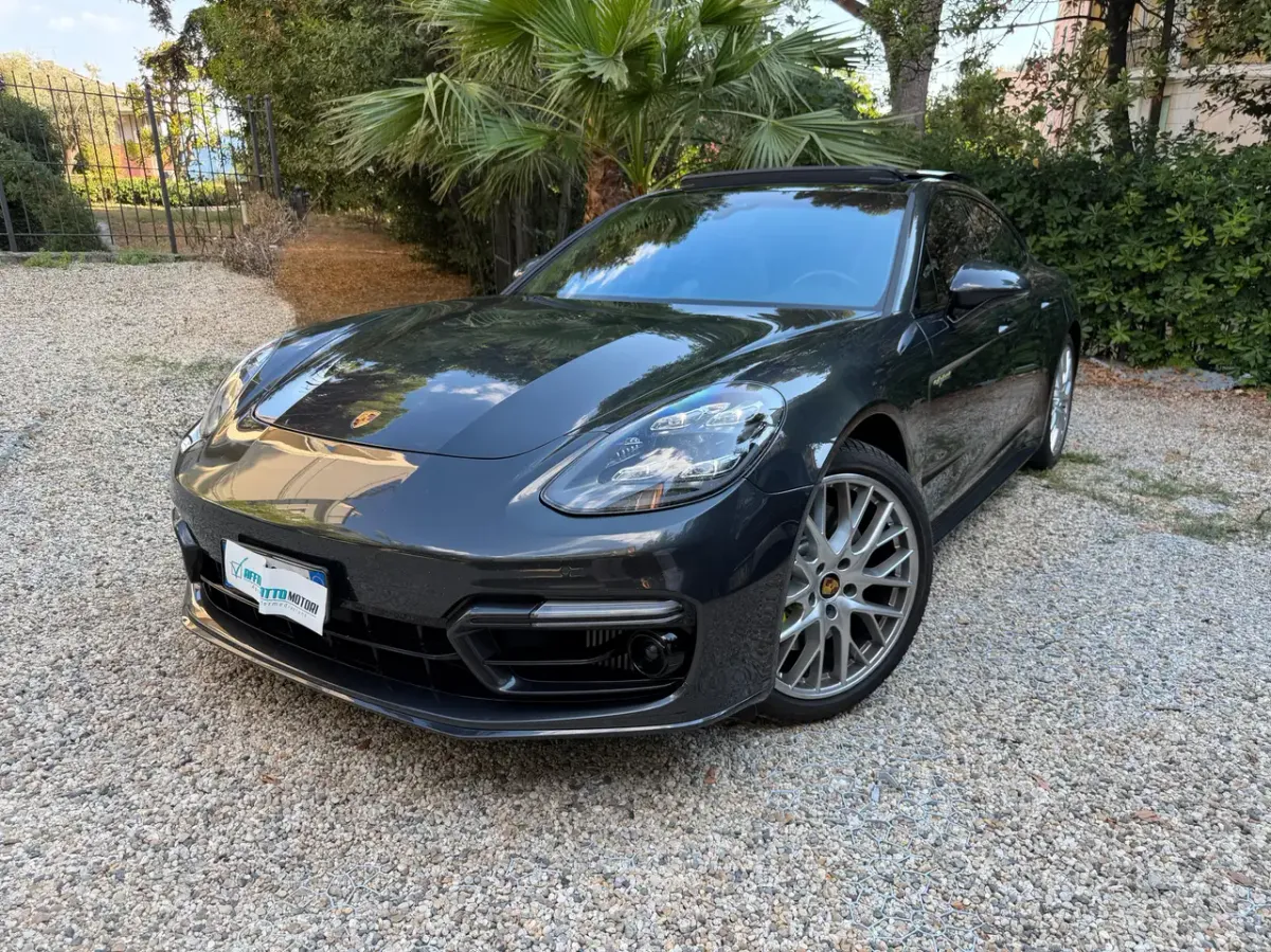 Porsche Panamera 4 E-Hybrid