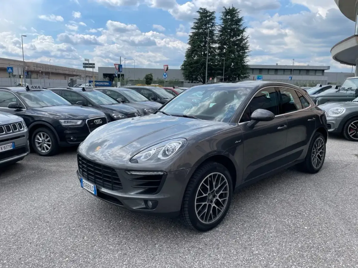 Porsche Macan S