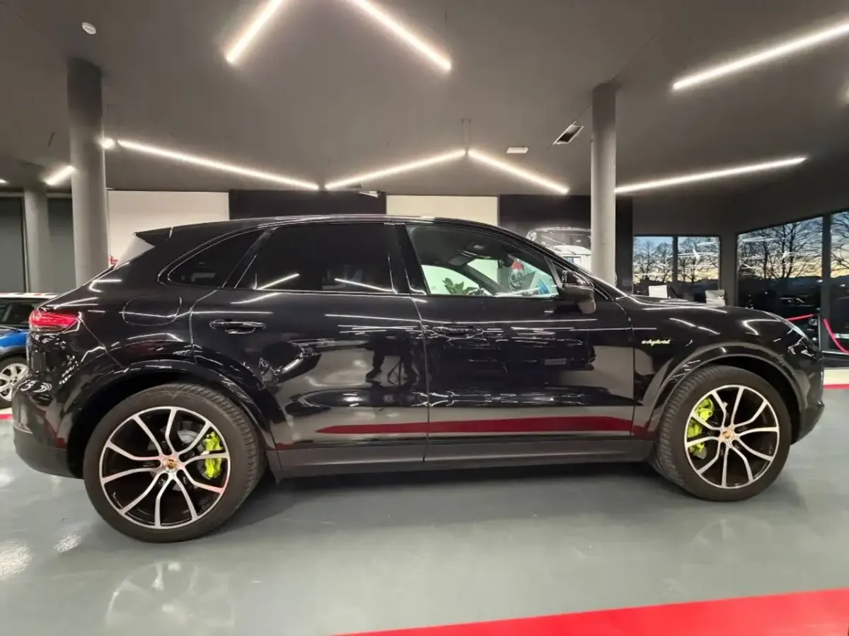 Porsche Cayenne E-Hybrid · Targa24