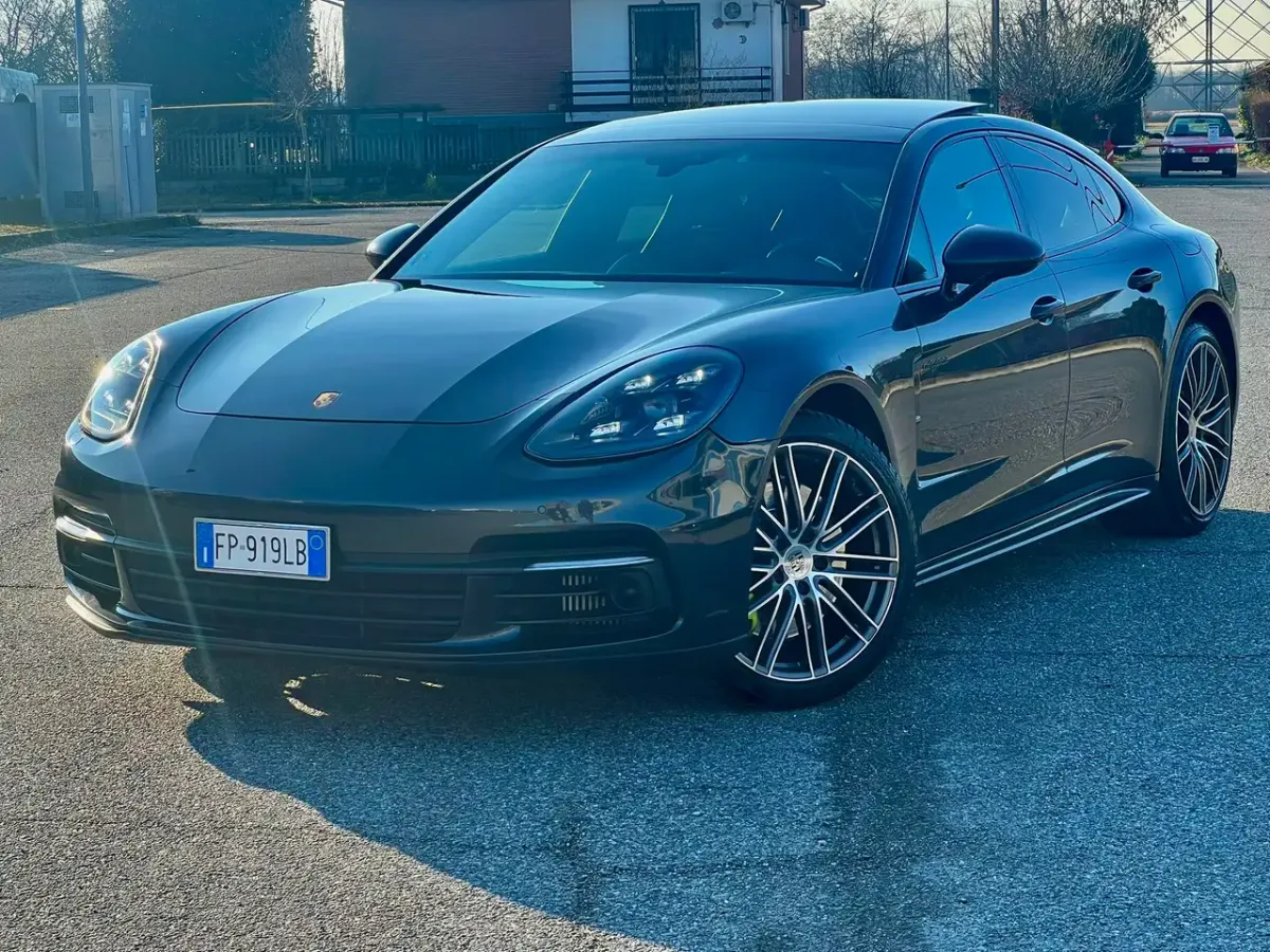 Porsche Panamera 4 E-Hybrid