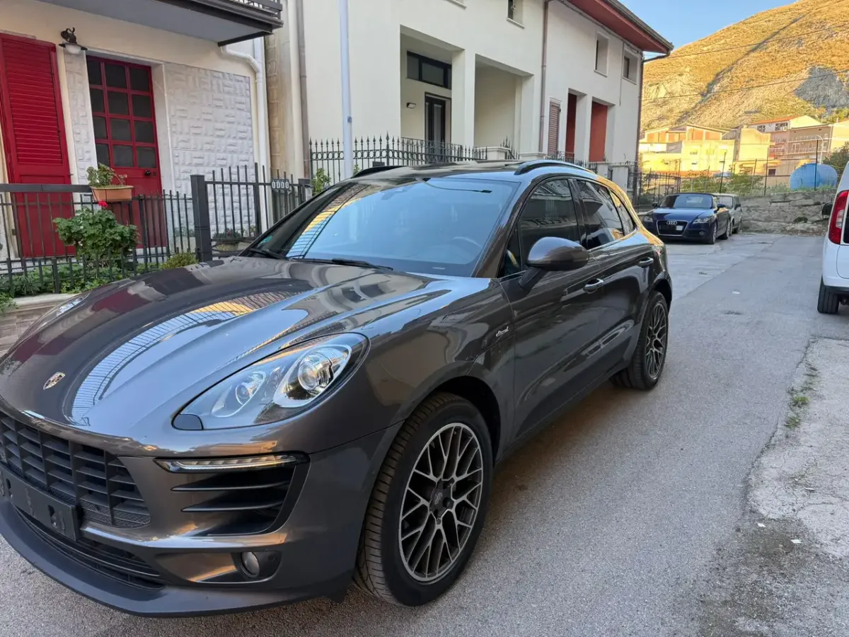 Porsche Macan S