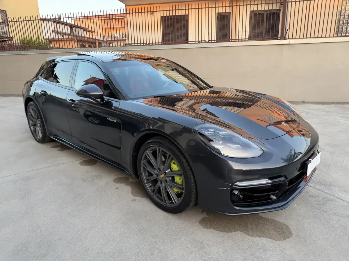 Porsche Panamera 4 E-Hybrid