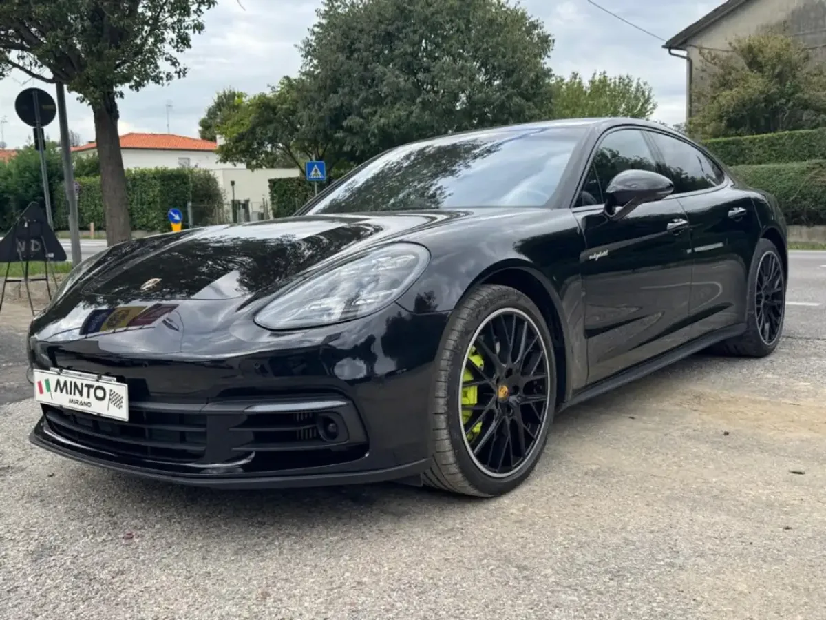 Porsche Panamera 4 E-Hybrid