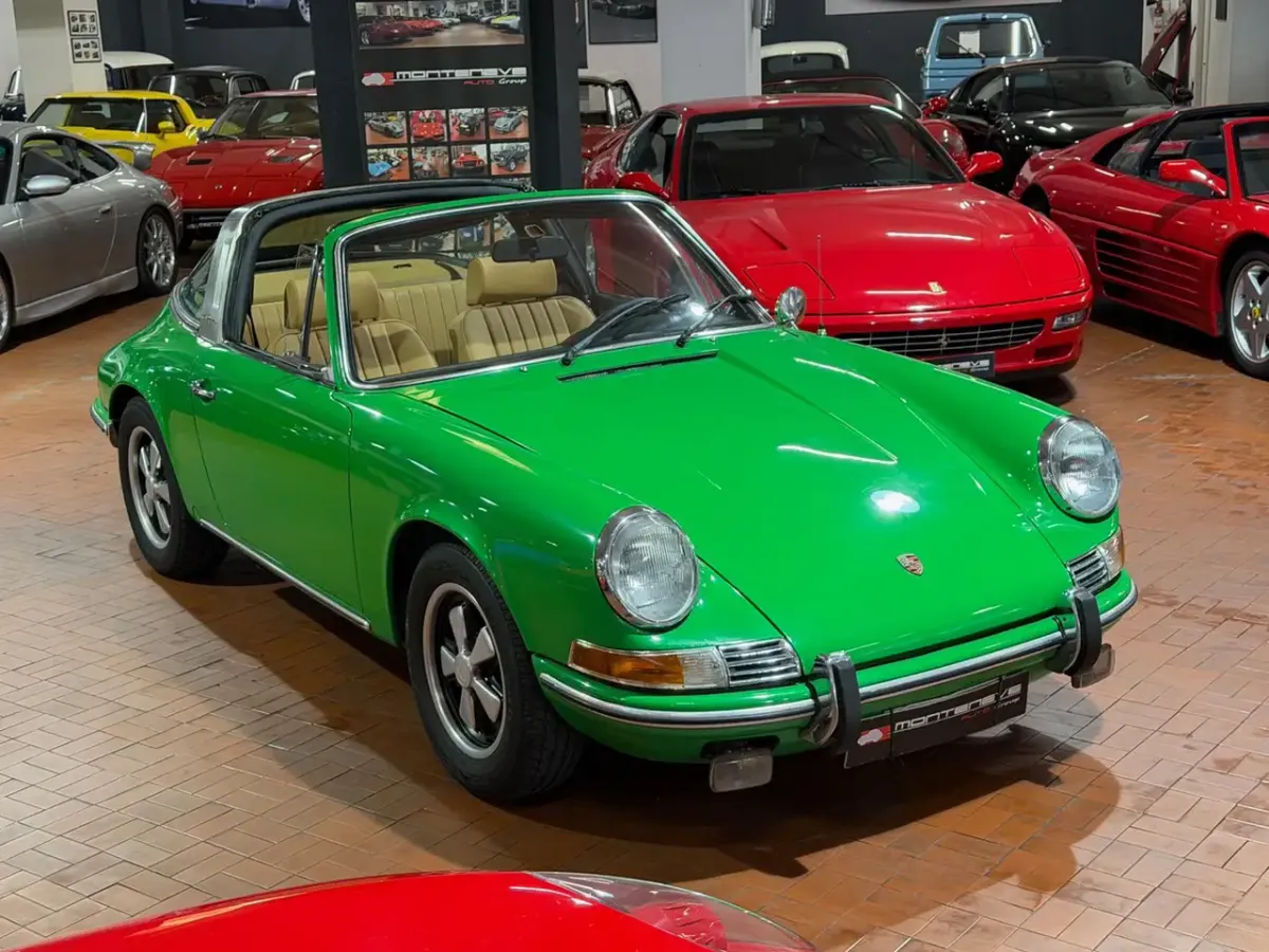 Porsche 911 Carrera Targa