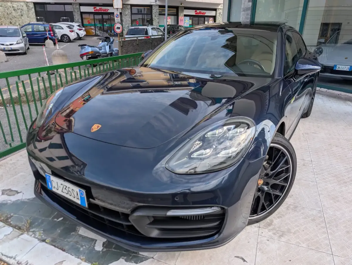 Porsche Panamera 4 E-Hybrid