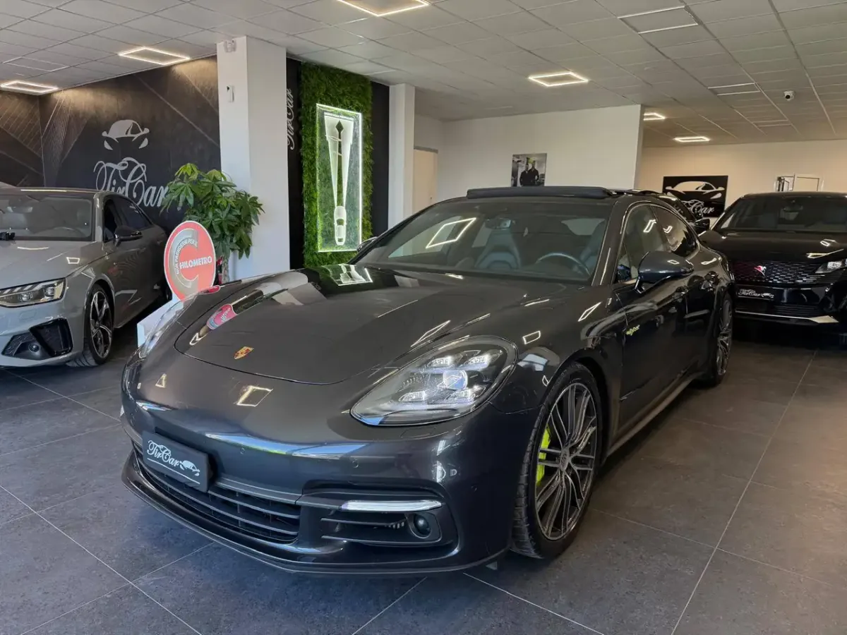 Porsche Panamera 4 E-Hybrid