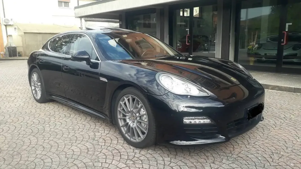 Porsche Panamera 4S