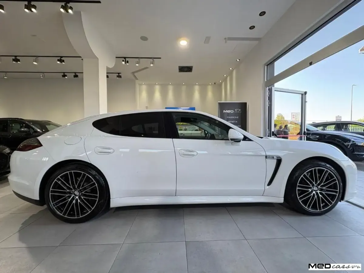 Porsche Panamera 4S